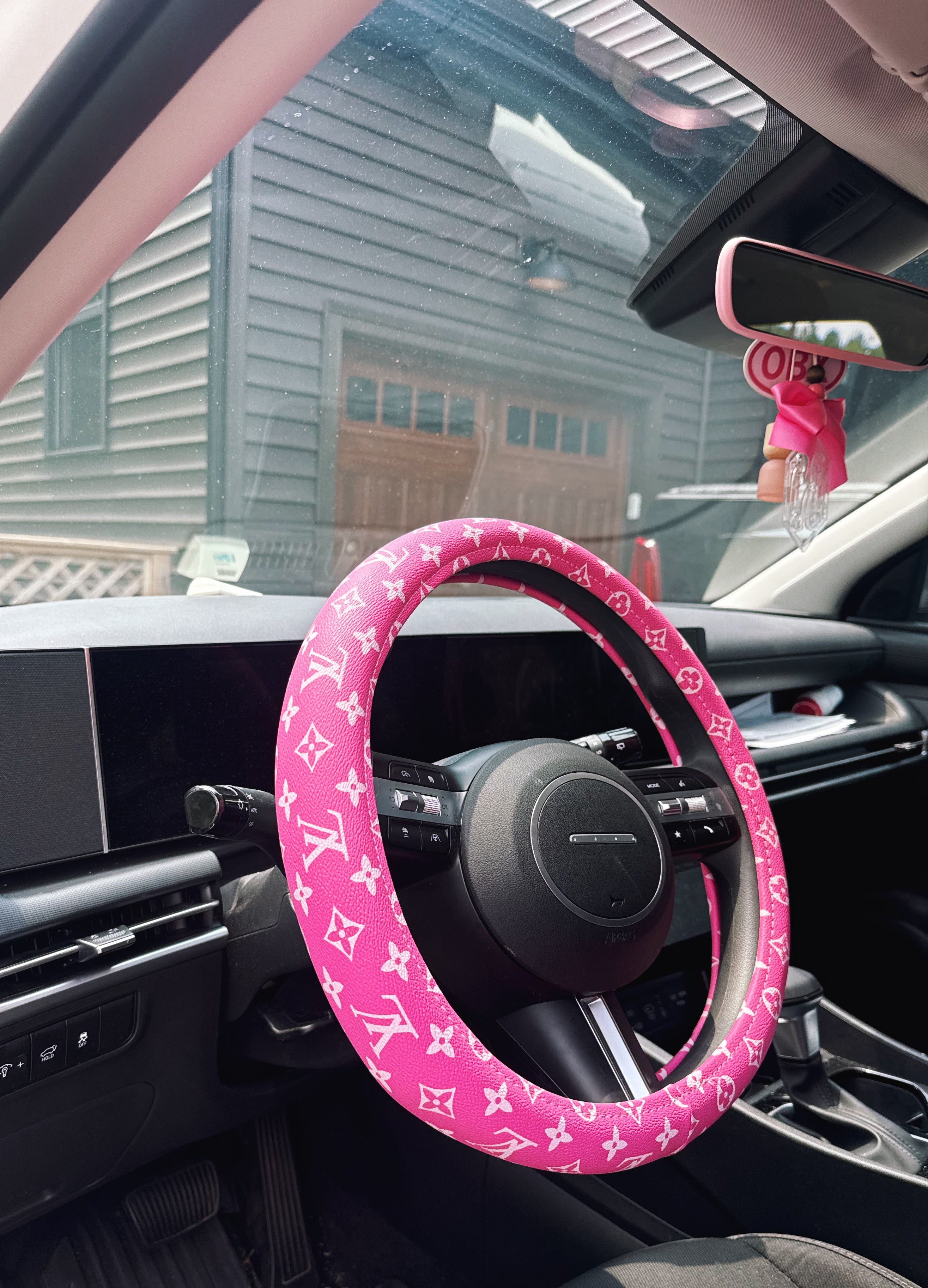 LV steering wheel cover